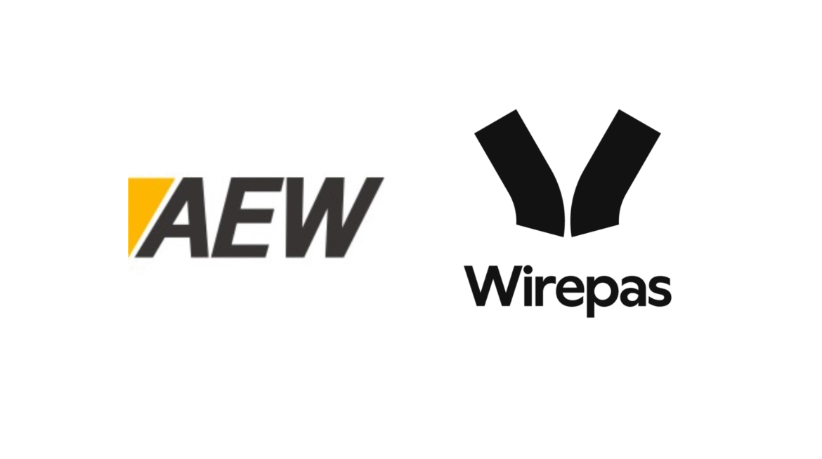AEW CMD Ashutosh Goel and Wirepas CEO Teppo Hemiä announcing AEW joining Wirepas ecosystem for smart meters in India